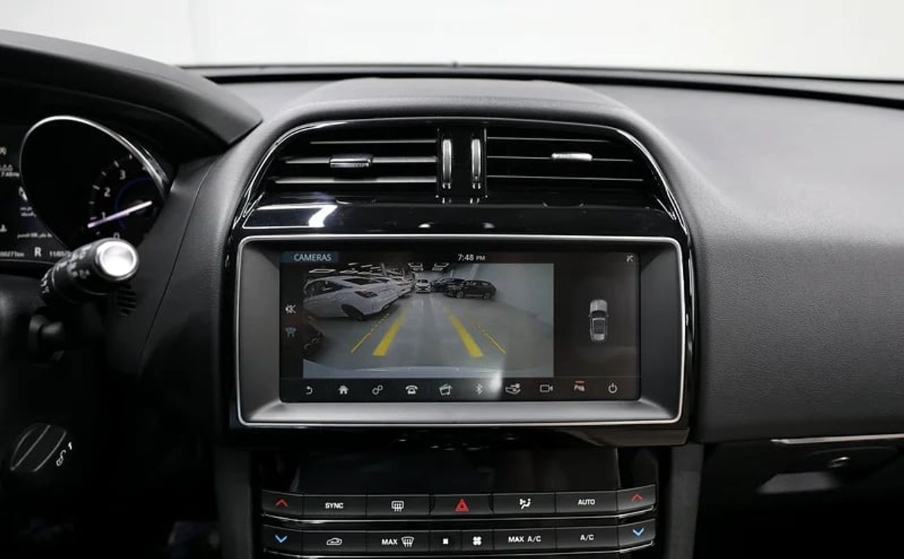 جاكوار F بيس GCC | 1,400 Monthy | Free Insurance + Registration | Warranty Till | Ref#A395886