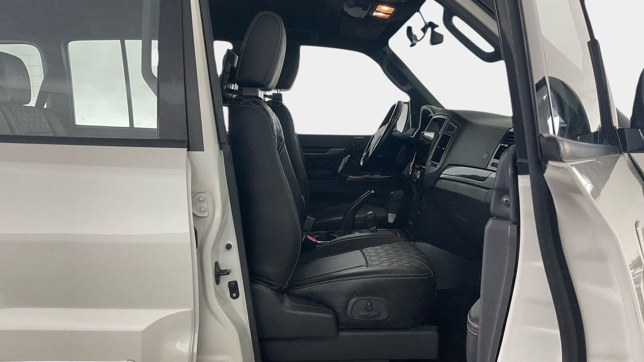 ميتسوبيشي باجيرو Signature Edition | upto AED 20,000 Ramadan Discount | شامل الضمان | 0 ﺪﻔﻋﺓ ﺃﻮﻟﻯ