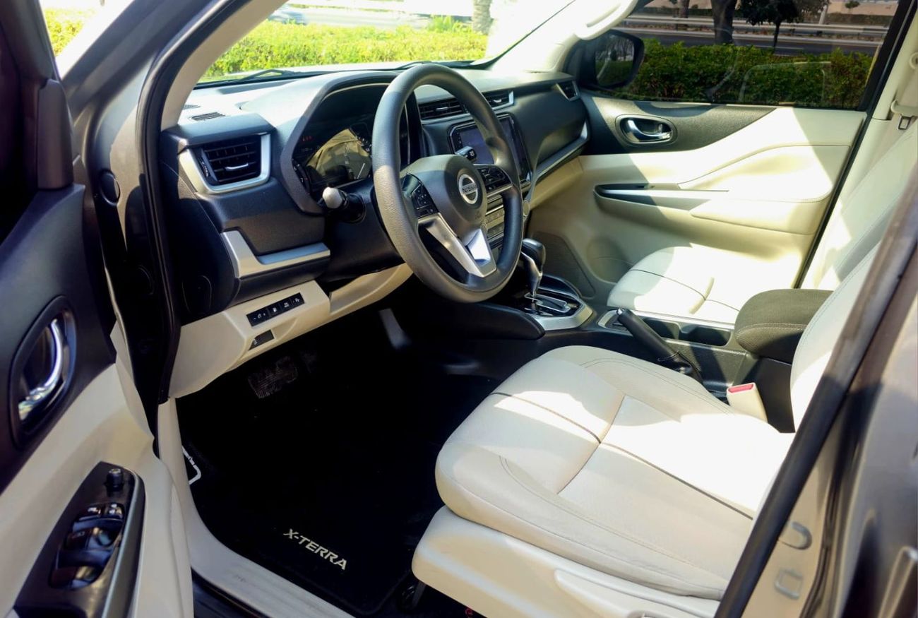 نيسان إكستيرا SE 2.5L RWD