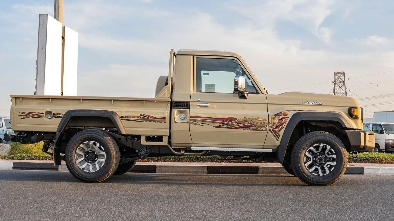 تويوتا لاند كروزر بيك آب 2025 Toyota Land Cruiser LC 79 4.0L SC AT Petrol Full Option (Beige)