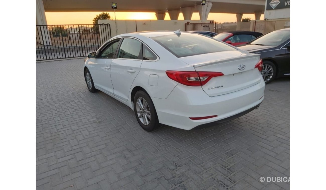 Hyundai Sonata SE - Very Clean Car