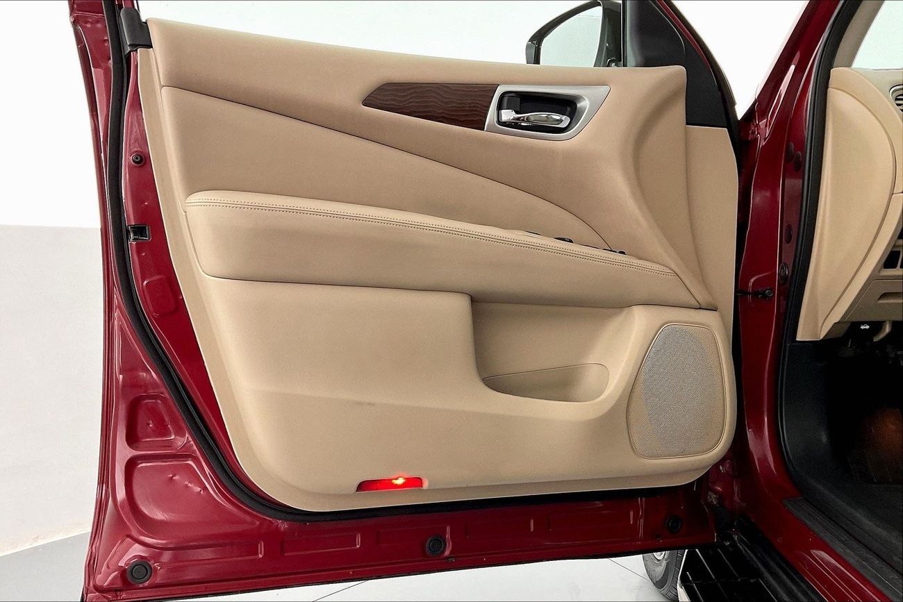 Nissan Pathfinder SV