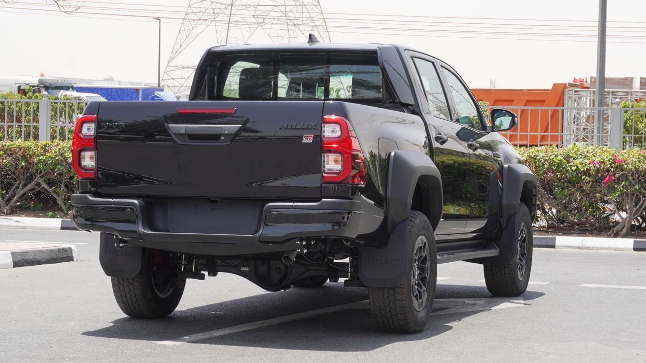 تويوتا هيلوكس GR Sport 4.0 L V6