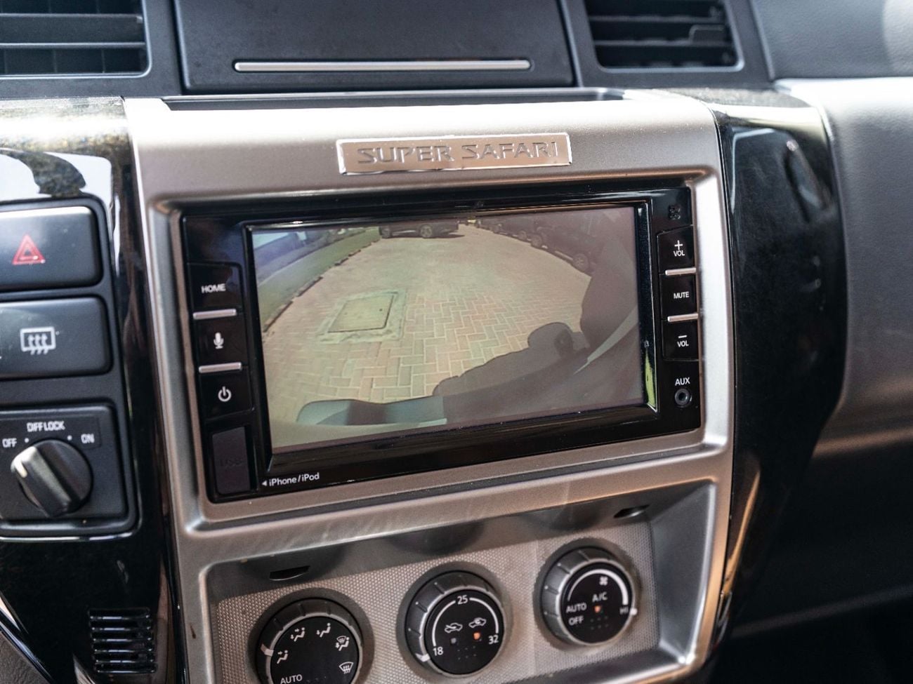 Nissan Patrol Safari Super Safari 4.8L A/T