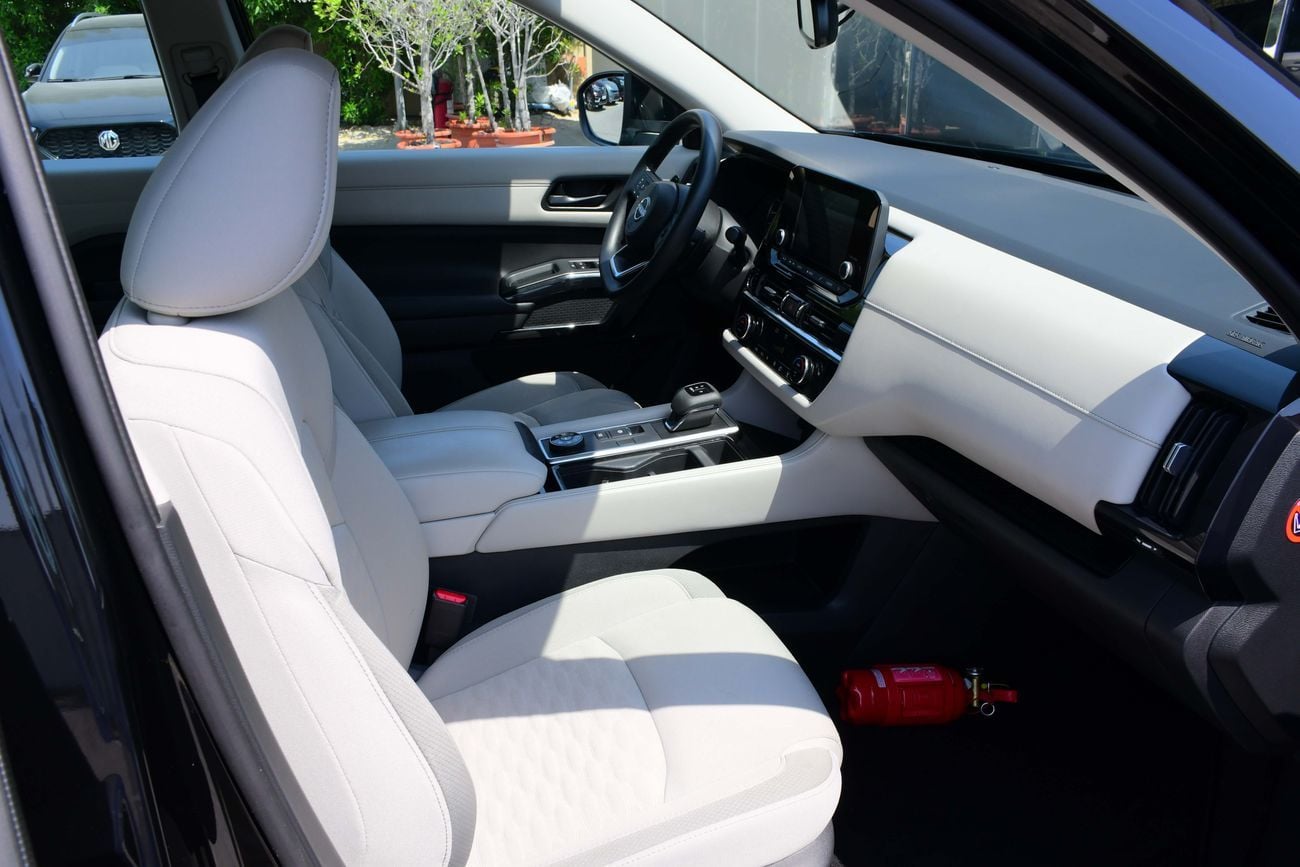 Nissan Pathfinder S 2.0