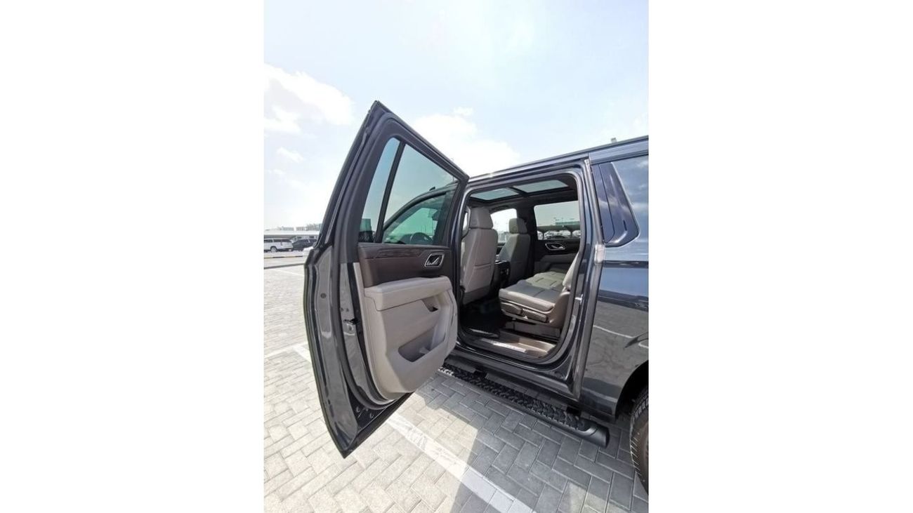 Chevrolet Suburban Chevrolet Z71 Suburban - 2022 - Grey