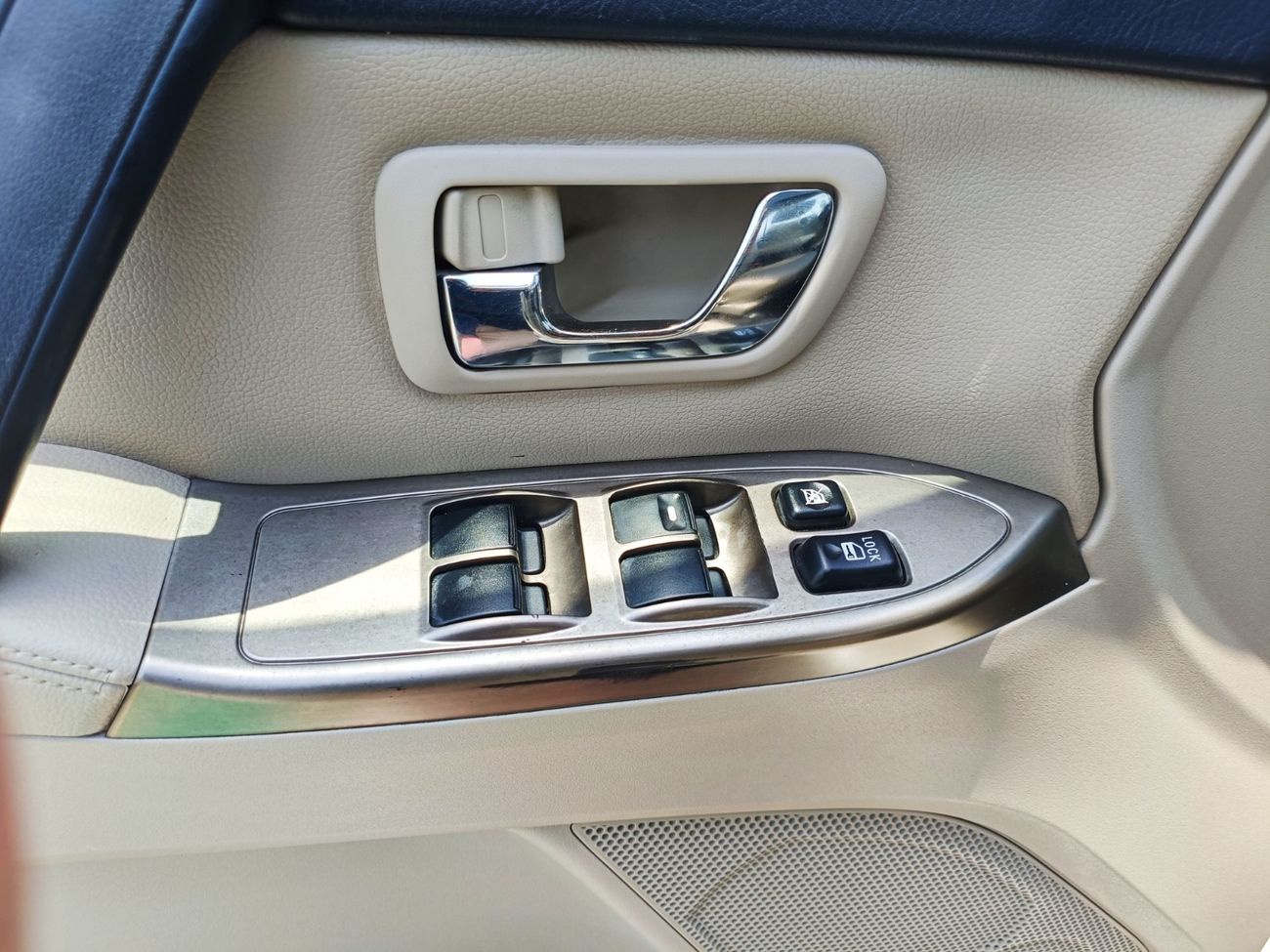 Mitsubishi Pajero // 889 AED Monthly // SUNROOF / ELECTRIC / LEATHER SEAT LOT / FOP (LOT # 16883)