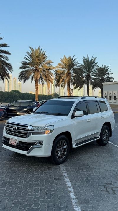 Toyota Land Cruiser VXR 200 Series Right Hand Side Drive