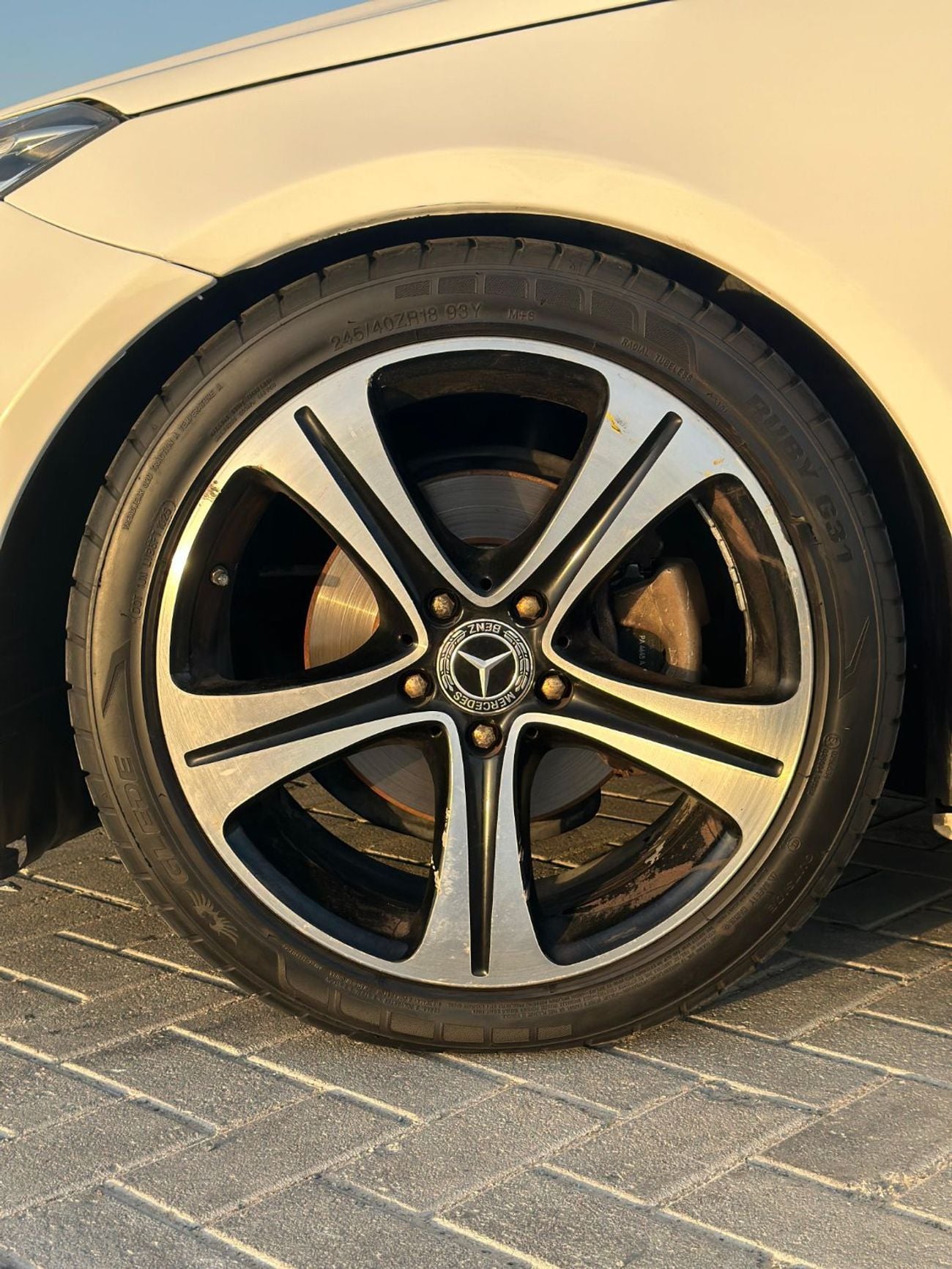 مرسيدس بنز E 200 كوبيه