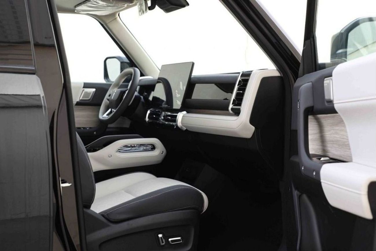 شيري iCar 03 2024 ICAR EQ3 V3 High Performance 4WD - Black inside White | Export price