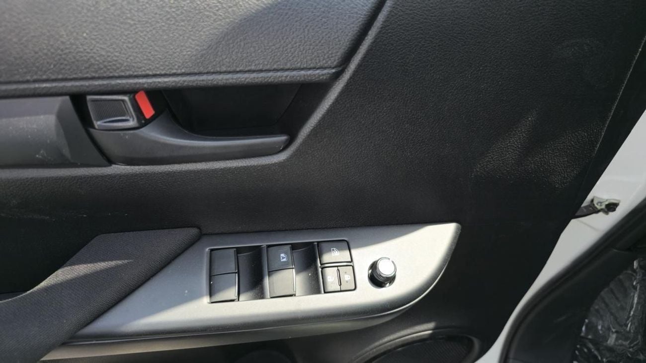 Toyota Hilux GLX Toyota Hilux Double Cabin 2.7L Petrol Auto Wide Body