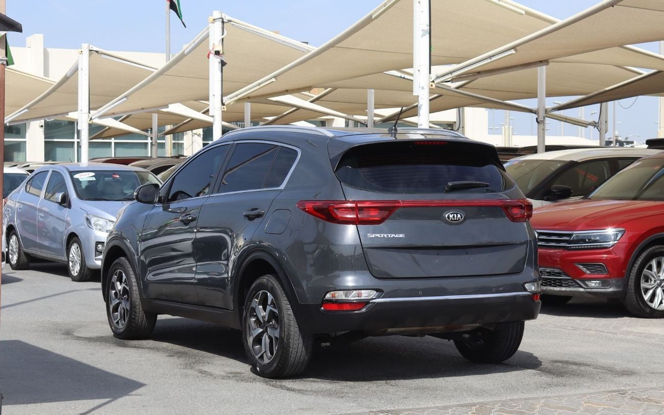 كيا سبورتيج LX STD كيا سبورتيج - 2021 - خليجى - بدون حوادث - محرك 2.0L- ممشى قليل - بحاله ممتازه