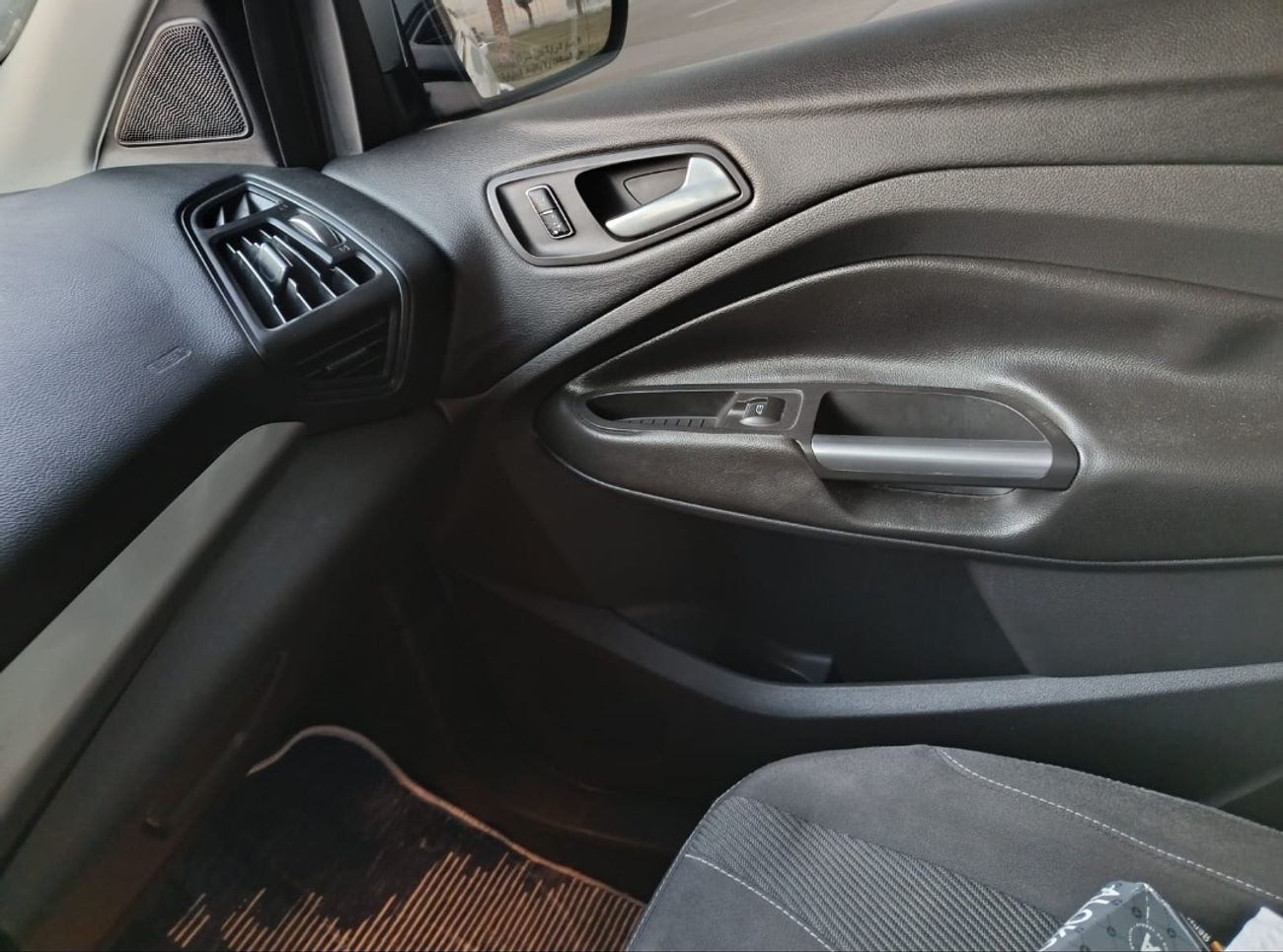 فورد إيسكاب SE