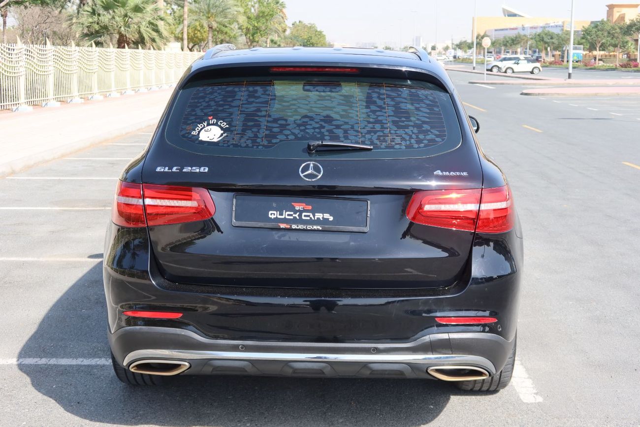 مرسيدس بنز GLC 250 4MATIC 2.0L