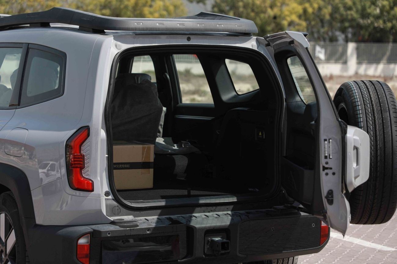 Changan Deepal G318 2024 Changan Deepal G318 Air Suspension - Plug-in Hybrid - Grey inside Black