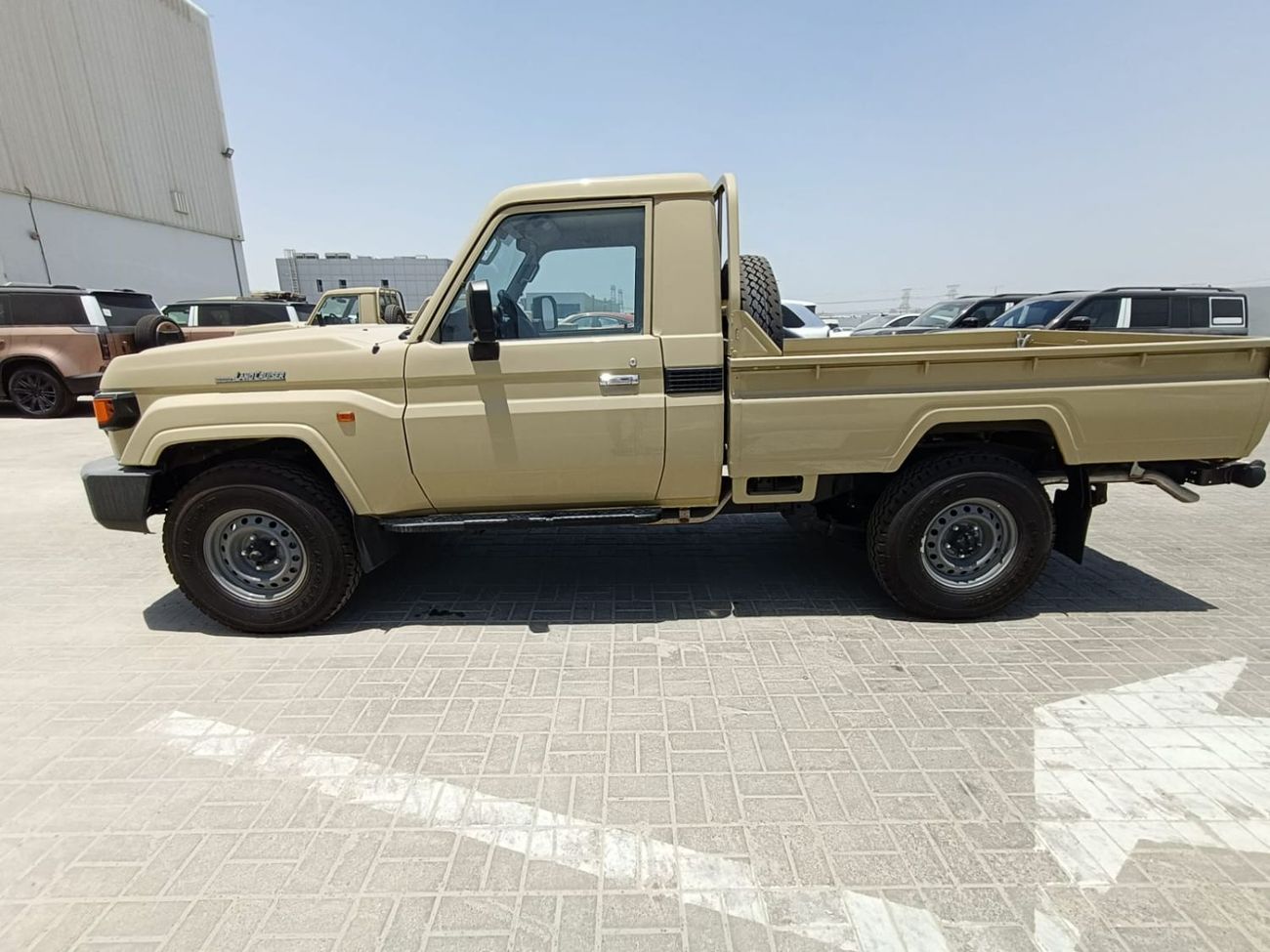 تويوتا لاند كروزر بيك آب Std 4.0L Single Cab Utility 4WD