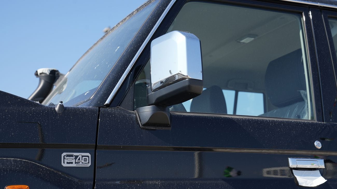 تويوتا لاند كروزر بيك آب تويوتا لاند كروزر هارتوب 5 ابواب 4.0 اسود جير عادي موديل 2025