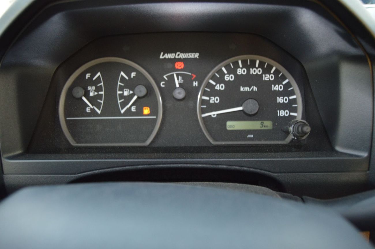 Toyota Land Cruiser Toyota Land Cruiser Hard Top 3 Door Year: 2025 Color: White