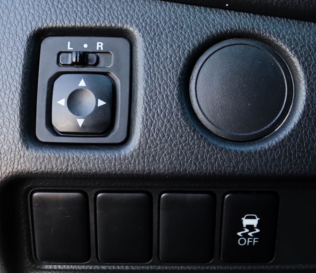 Mitsubishi L200 GL 2.5L Double Cab Utility 4WD Mitsubishi L200 2.4 L 4WD 2022 GCC accident-free in excellent conditi