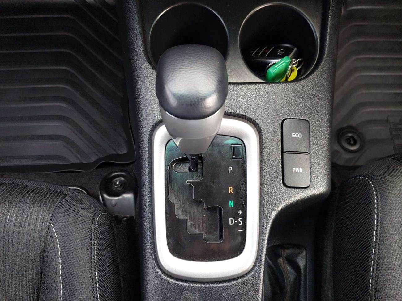 Toyota Hilux (RAMADAN OFFER) TOYOTA HILUX PICKUP RHD 2023 MODEL 2.8 L DIESEL AUTOMATIC(PM81485)