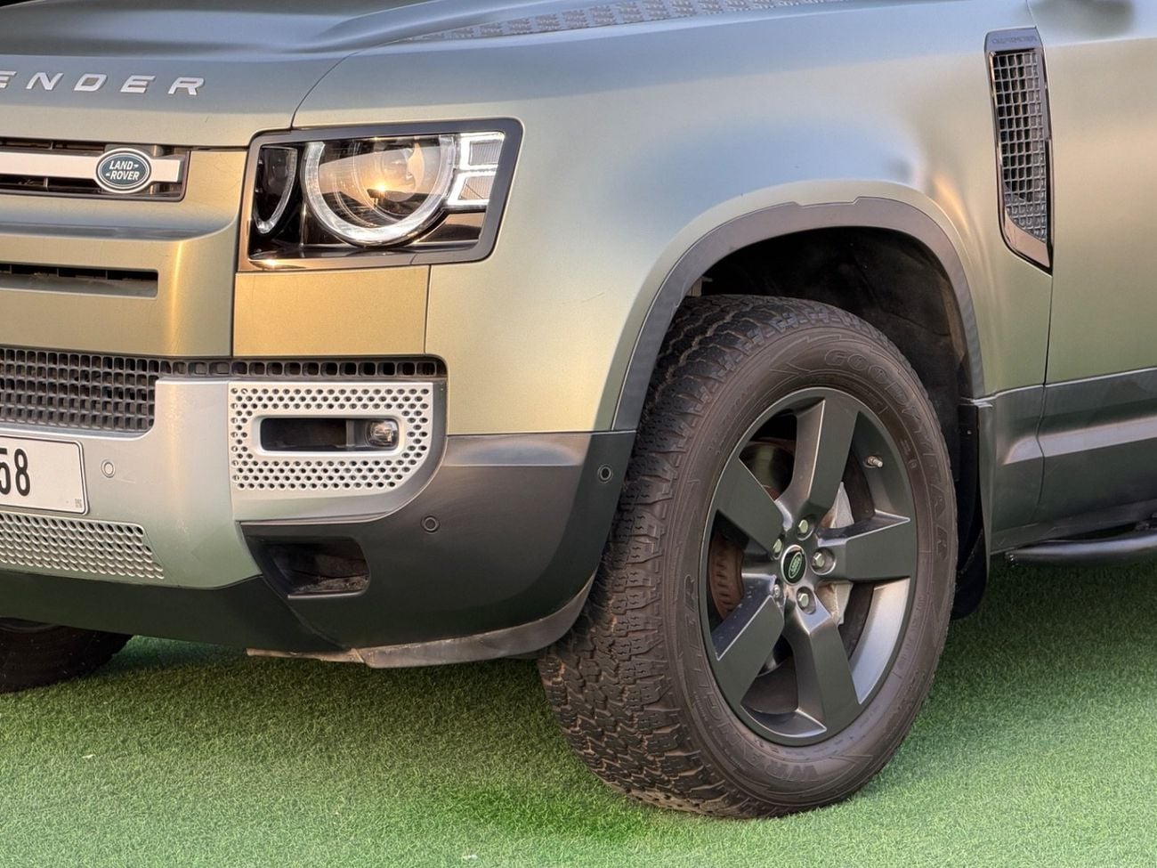 لاند روفر ديفندر P400
