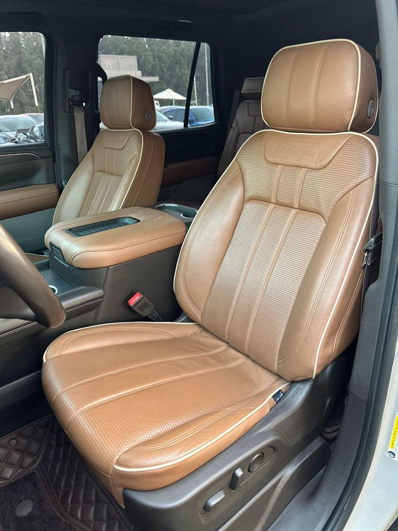 شيفروليه تاهو شيفورليه تاهو Z71 خليجي اديشن وان فل ابشن تشيكات الوكاله تحت الضمان بحاله ممتازه