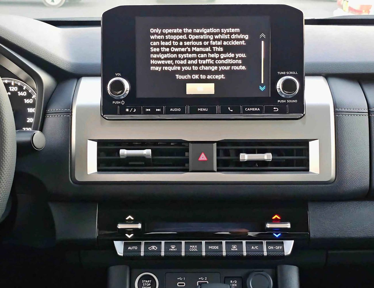 Mitsubishi L200 SPORTERO | 2.4L DSL | A/T | FULL OPTION | 4WD | CODE # SPORTERO |