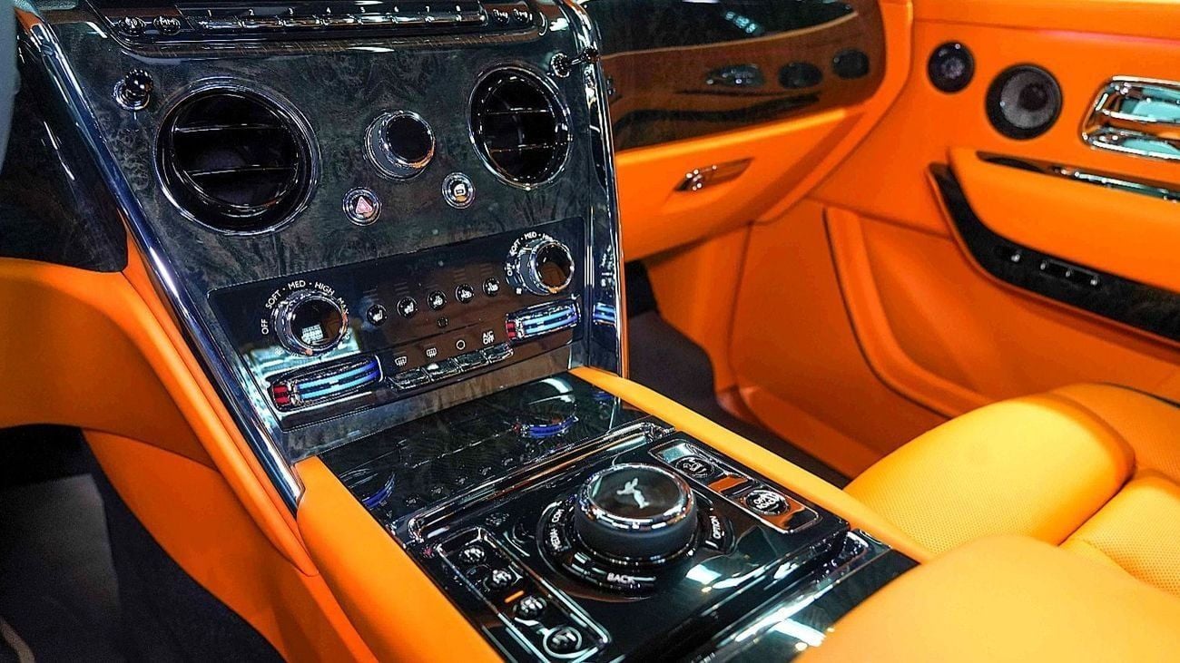 Rolls-Royce Onyx Cullinan | LIMITED OFFER | GOLD SPIRIT OF ECSTASY | NEW | 2024 | 563 HP | 3-YR WARRANTY AND SERVICE