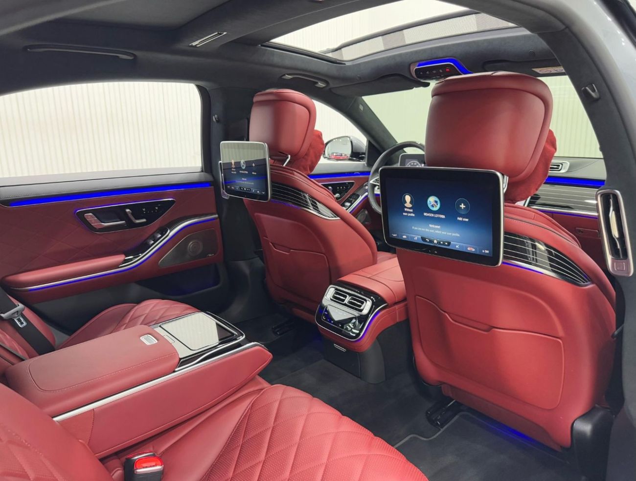 Mercedes-Benz S 500 4MATIC 3.0L 2023 Mercedes Benz S500 4MATIC, July 2028 Mercedes Warranty, Fully Loaded, Very Low Kms,