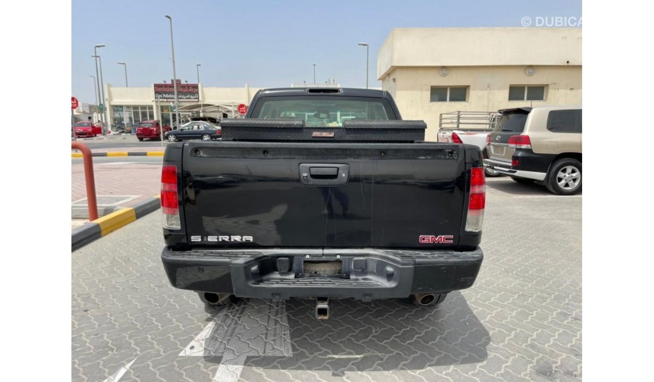 GMC Sierra Gulf Full Option in excellent condition