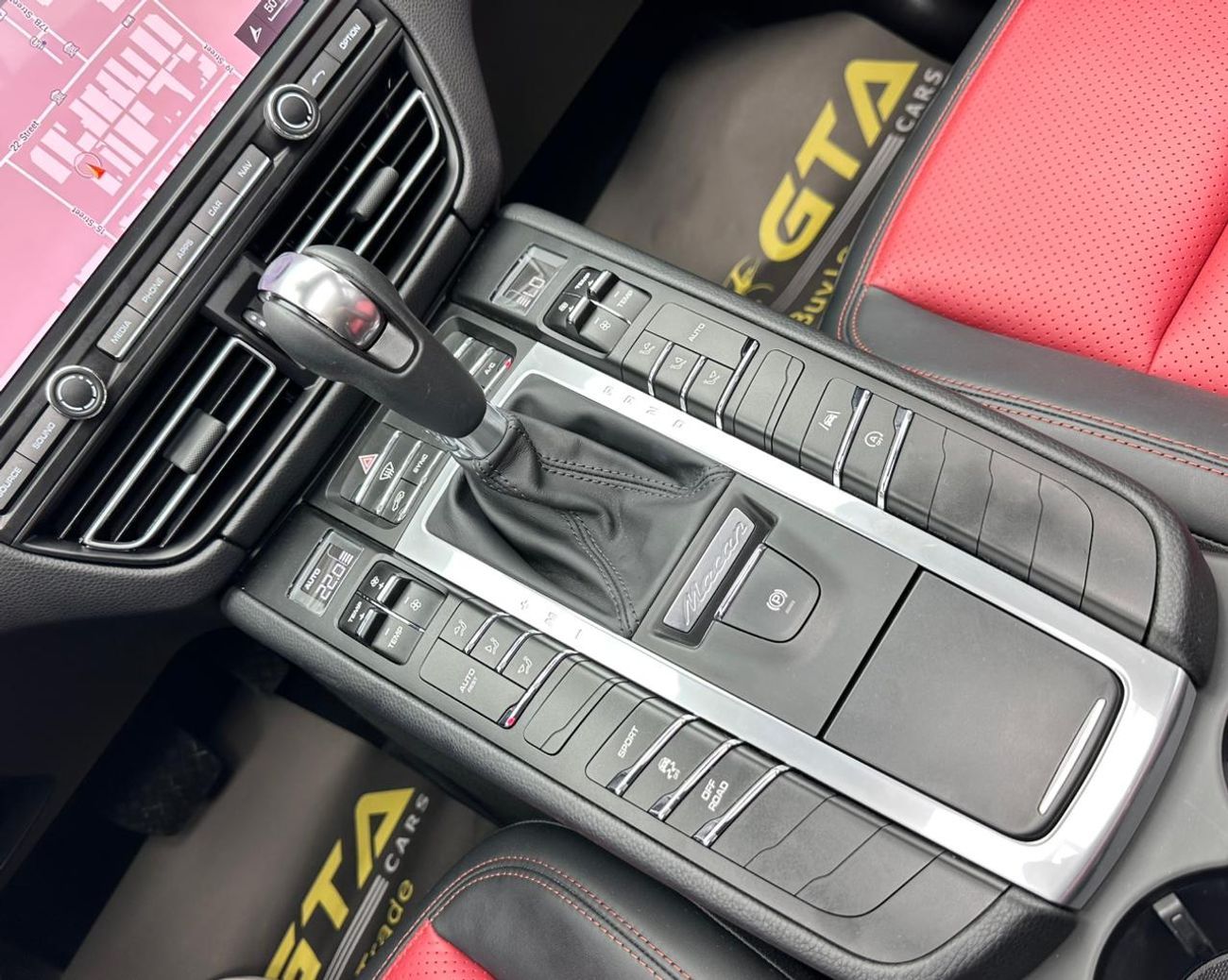 Porsche Macan Std 2.0L (252 HP) 2021 Porsche Macan, 1 Year Unlimited KM Warranty, Porsche Full Service History, GC