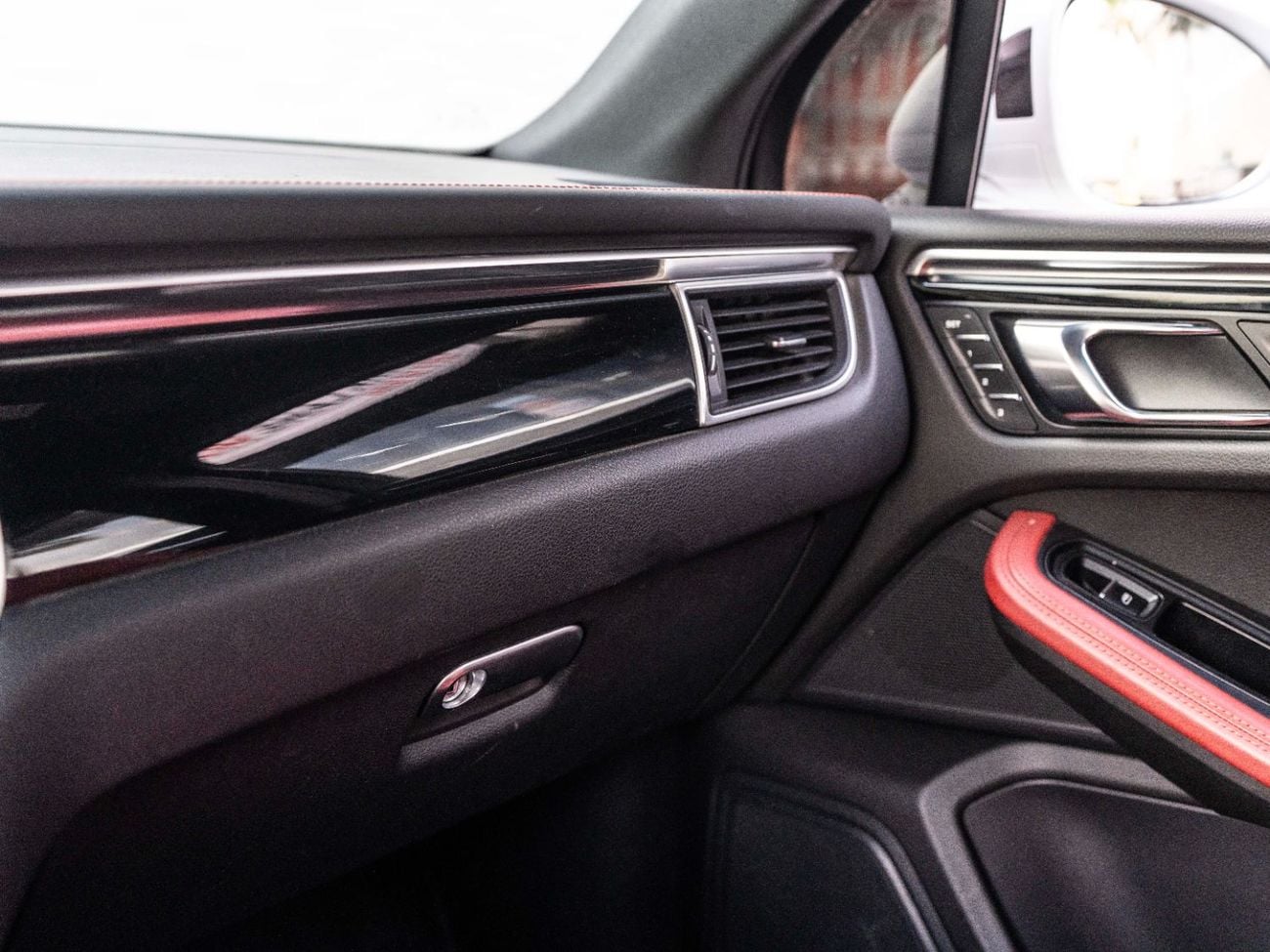 Porsche Macan S 3.0L (340 HP)