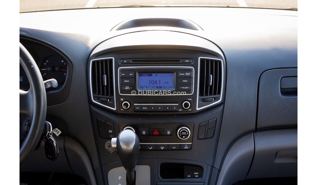 هيونداي H-1 Std 2019 12 Executive Seats Fully Automatic - 2.4L, 4cyl Petrol A/T | GCC Specs | Book Now