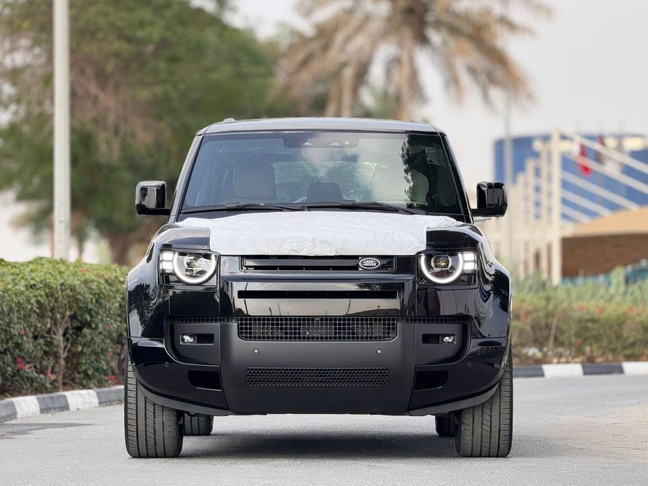 لاند روفر ديفندر  DEFENDER X DAYNAMIC HSE P 400