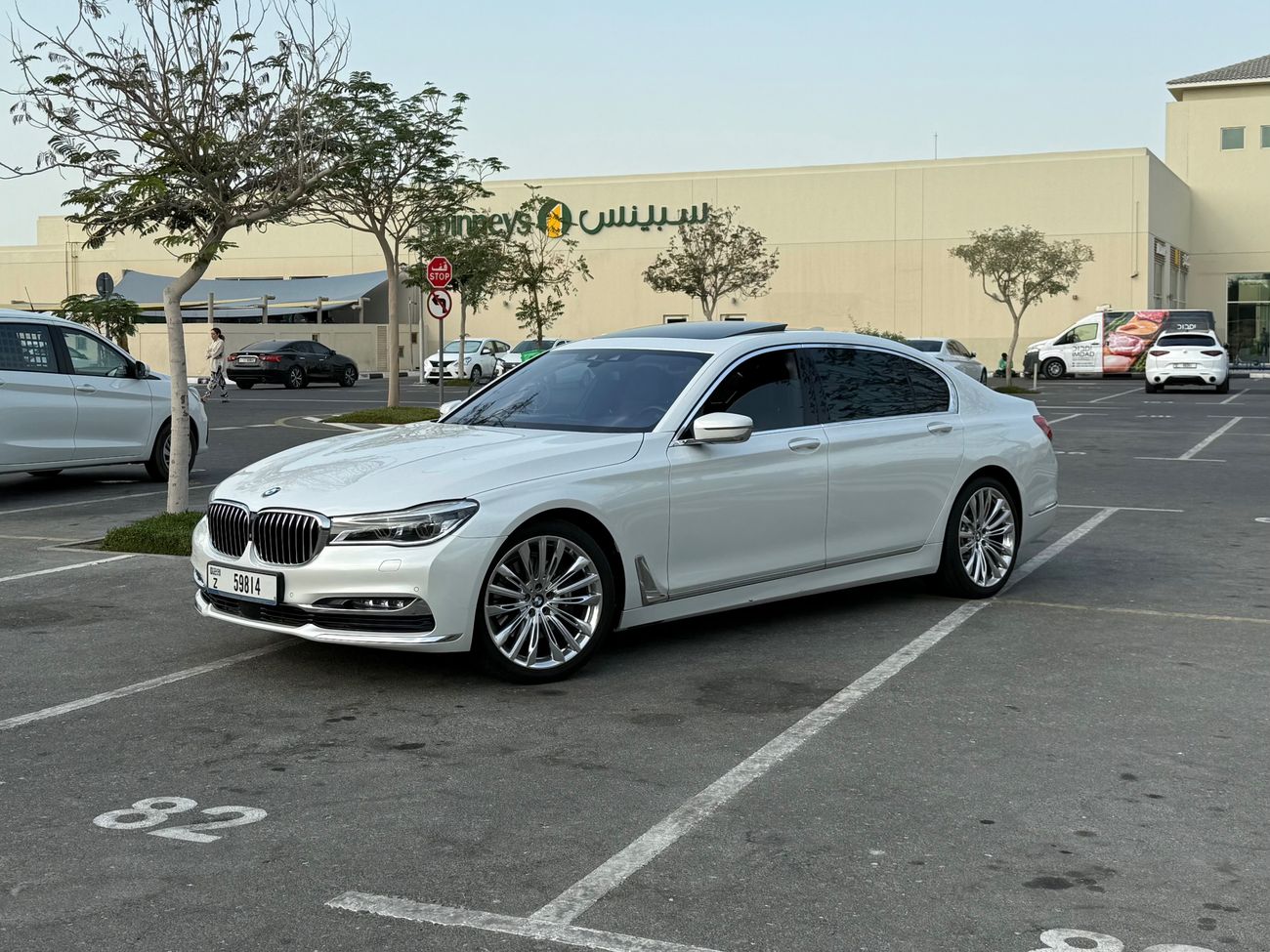 بي أم دبليو 740Li Luxury