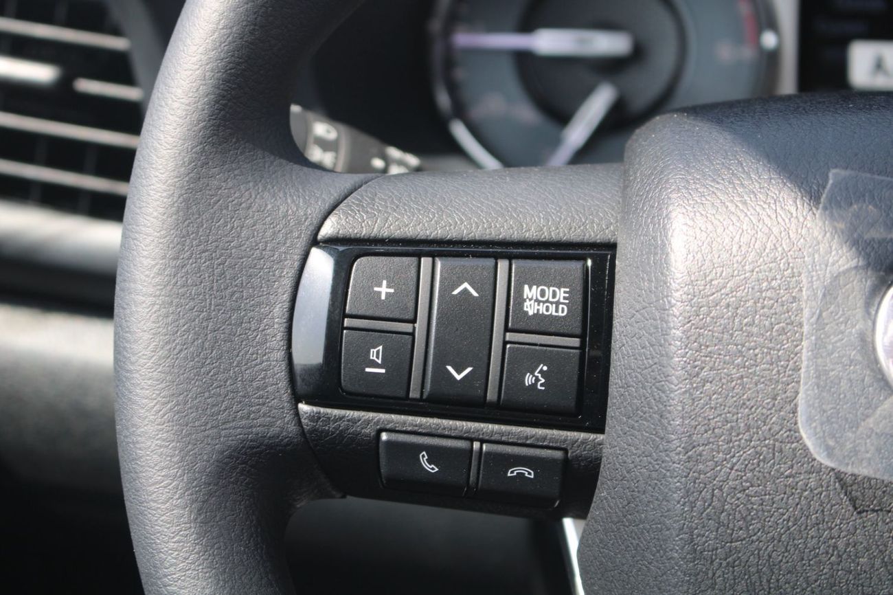 Toyota Hilux TOYOTA HILUX 2.4L DIESEL 4 X 4 DOUBLE CABIN ACTIVE MANUAL