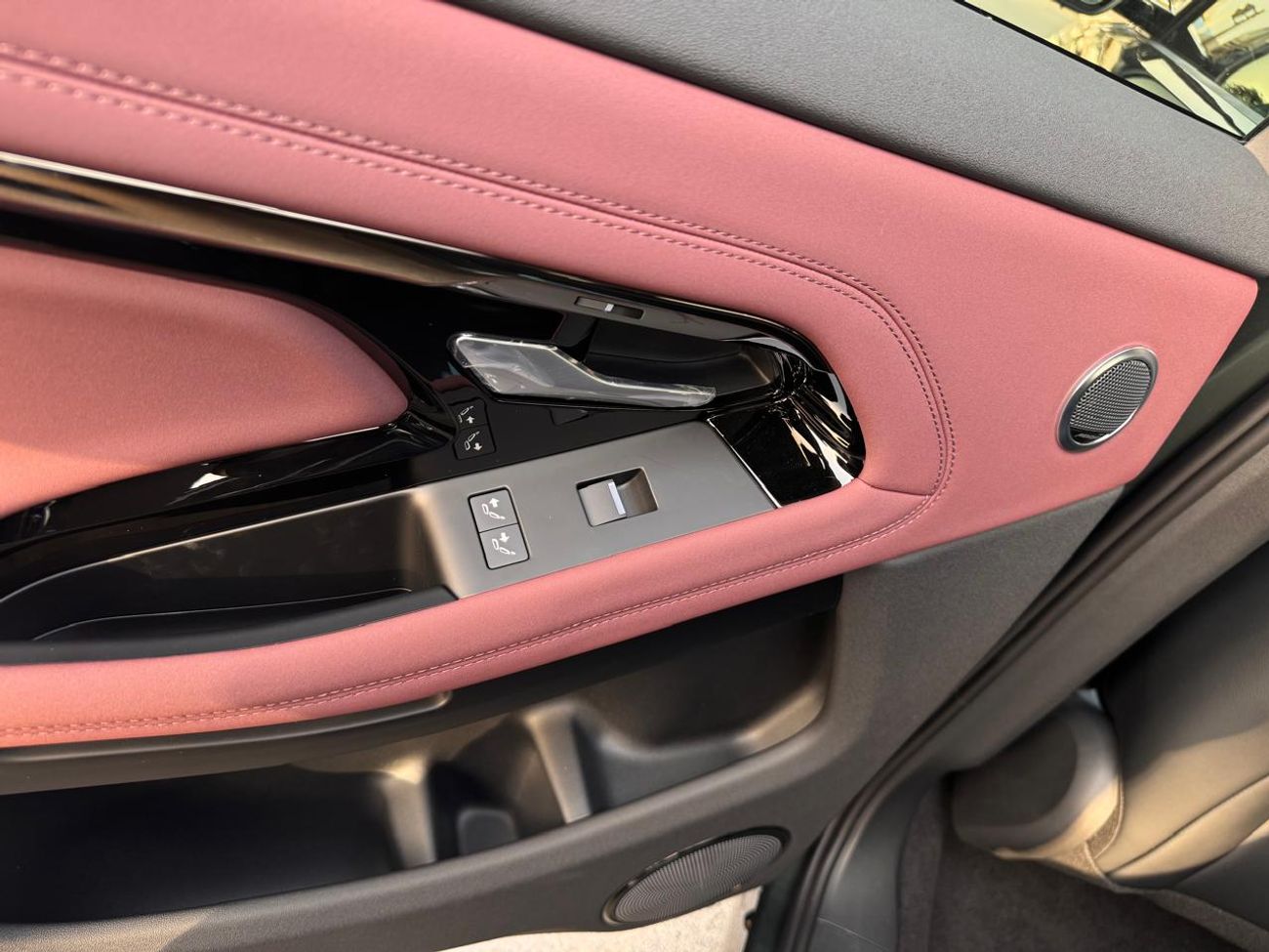 Land Rover Range Rover Evoque P200 R-Dynamic SE 2.0L