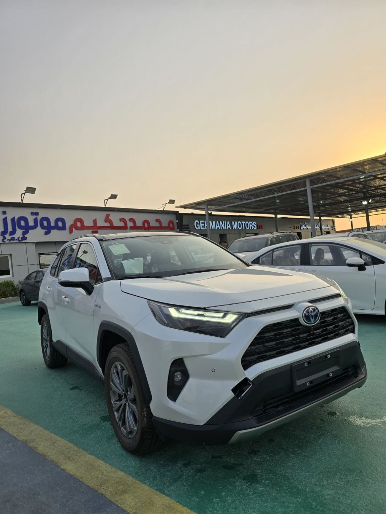 تويوتا راف ٤ 2.5L VXR Hybrid