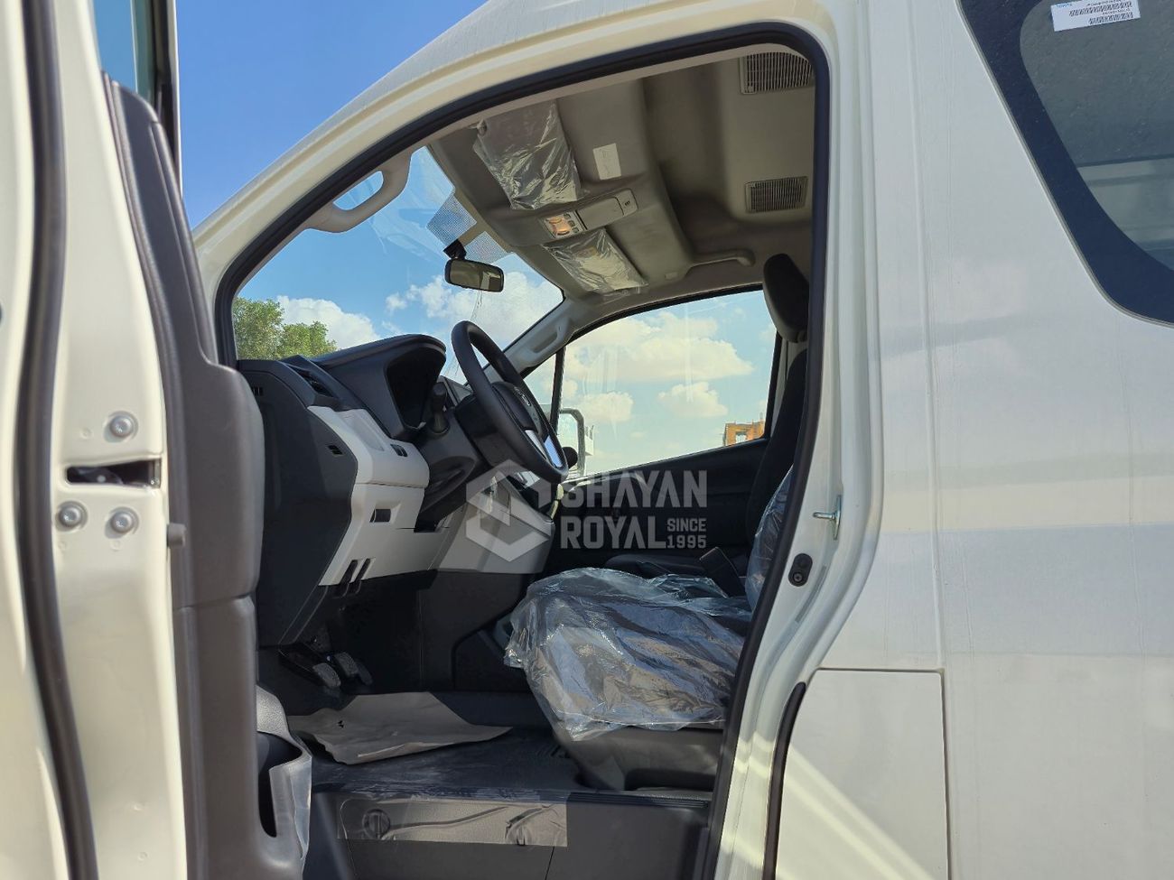 Toyota Hiace 3.5L PETROL V6 DX MT 13-SEATS RWD 2026MY