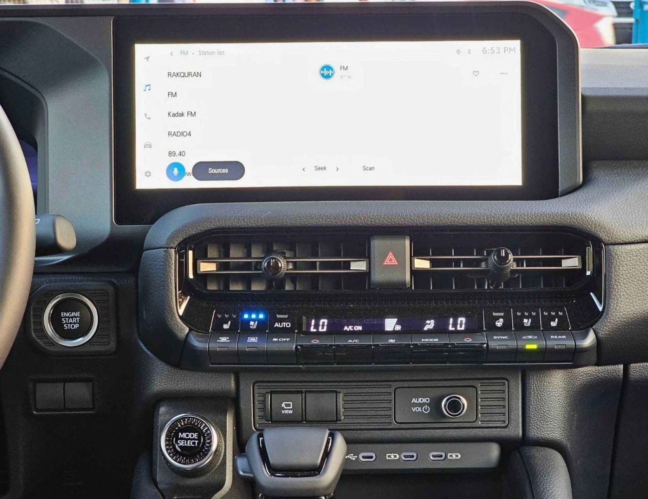 تويوتا برادو TURBO / 2.4L V4 PETROL / GGC SPECS / RADAR / HEADS UP DISPLAY / COOL BOX (CODE # ADV1)