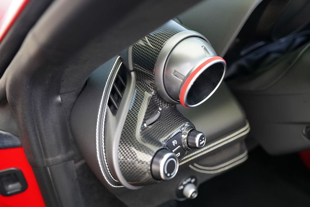 Ferrari F8 Spider 3.9T V8