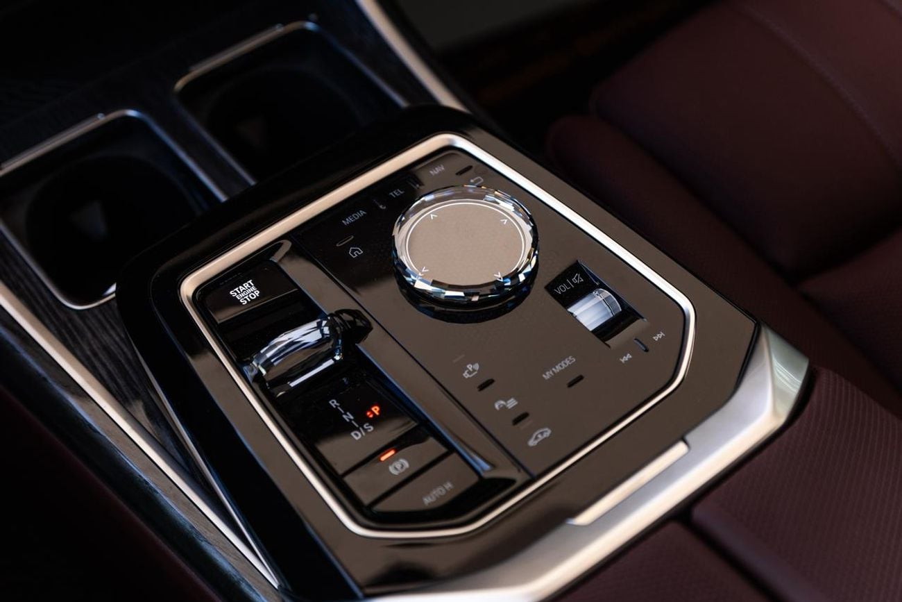 بي أم دبليو 740i BMW 740i M Sport Individual – 2026 | GCC | 2 YEARS WARRANTY | Only 2,213 KM | AED 449,000