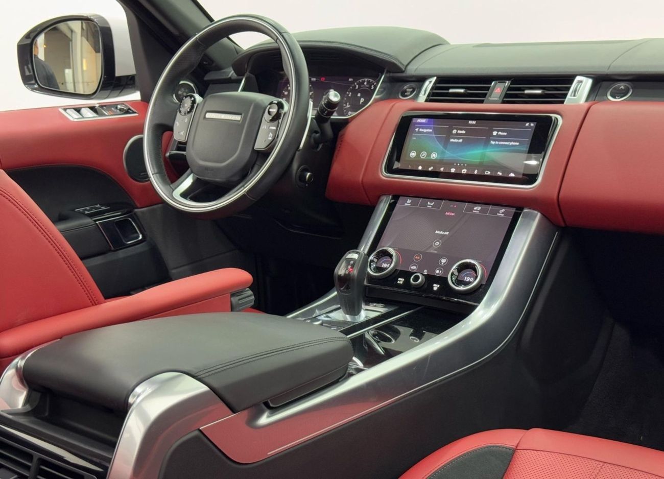 لاند روفر رينج روفر سبورت HSE Dynamic 3.0L 2018 Range Rover Sport HSE Dynamic, Warranty, 2028 Range Rover Service Pack, GCC