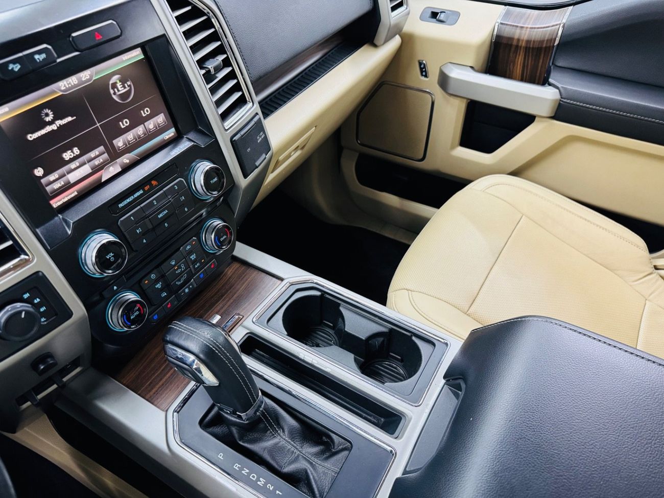 فورد F 150 Lariat Luxury Pack 5.0L (396 HP)