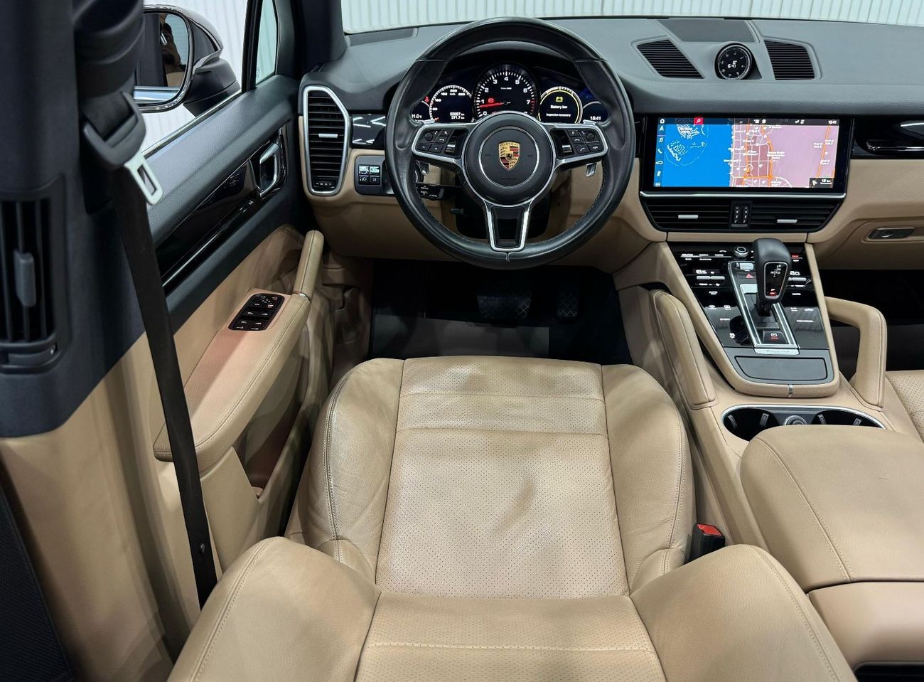 Porsche Cayenne Std 3.0L (340 HP)  2019 Porsche Cayenne, Warranty, Full Service History, Full Options, Low Kms, GCC