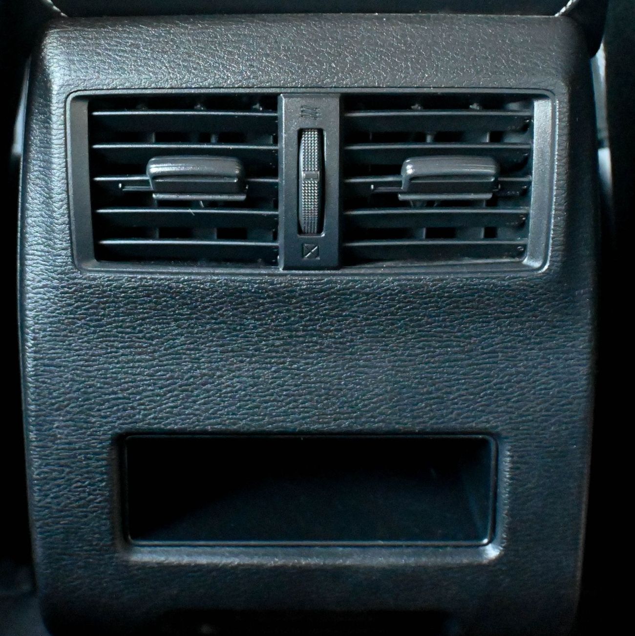 ميتسوبيشي آوتلاندر ميتسوبيشى أوتد لاندر 2023 - خليجى - بدون  حوادث - محرك 2.4 -  ممشى قليل- بحاله ممتازهم