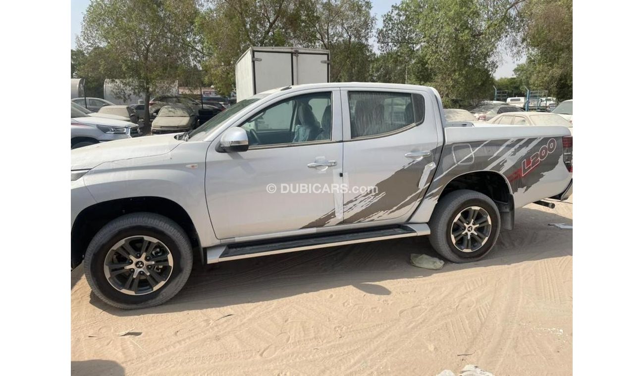 Mitsubishi L200 L200 // model 2021 // diesel engine // manual gear box