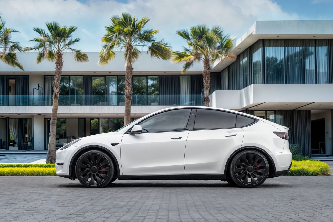 Tesla Model Y PERFORMANCE | 2,546 P.M | 0% Downpayment | Fantastic Condition!