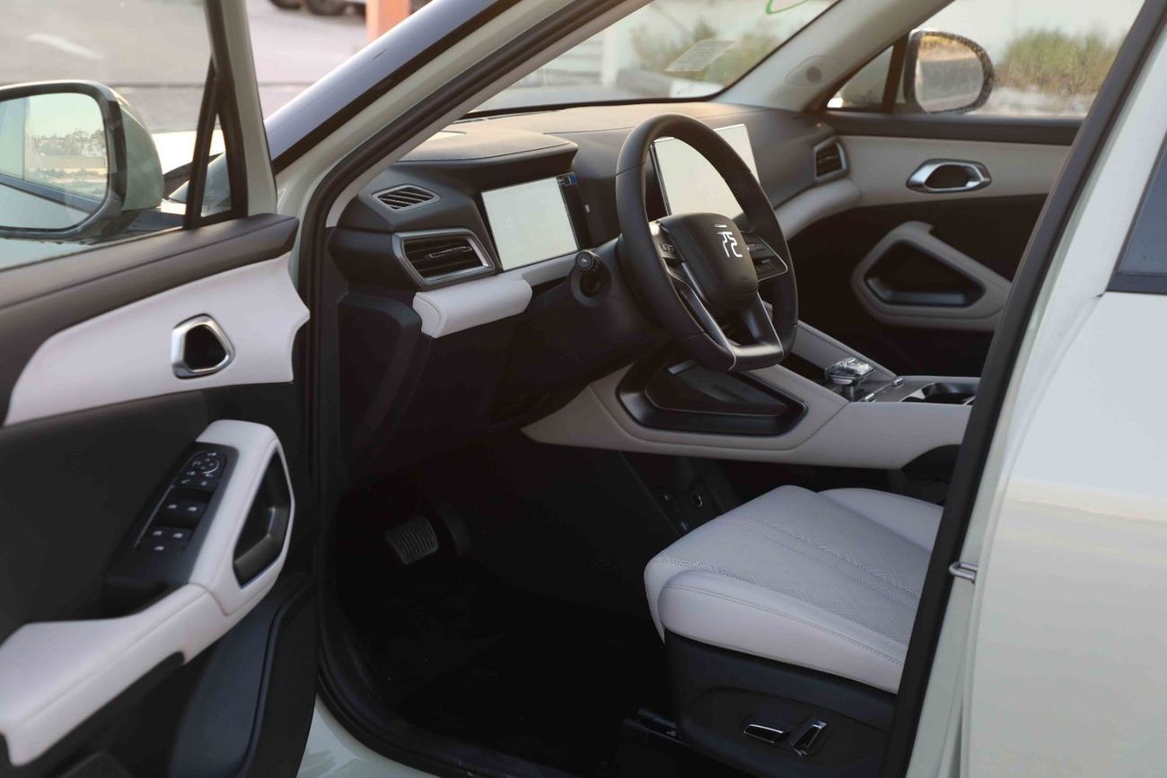 BYD Yuan Up 2024 BYD YUAN UP TRANSCEND - GREEN inside BEIGE | Export Only