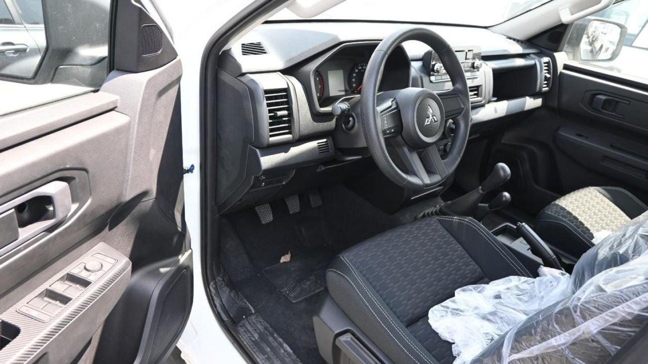 Mitsubishi L200 MITSUBISHI L-200 2.4L PETROL DCABIN 4X4